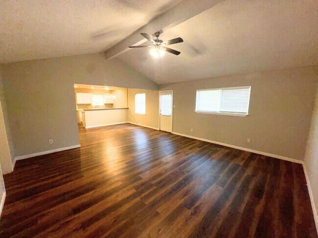 Photo - 723 Cherry Valley Dr