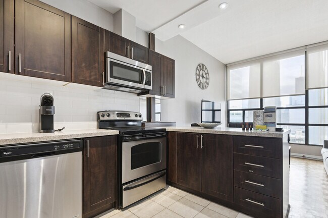 Photo - 78 Gerrard St W Unit FL1-ID1030942P