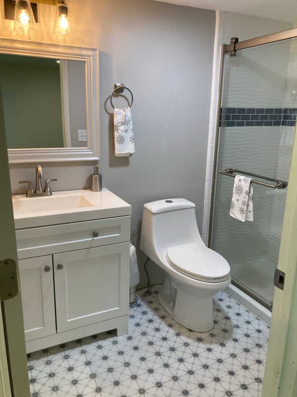 Photo - 140 Young St