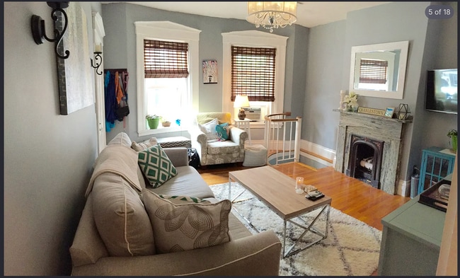 Photo - 261 Bunker Hill St
