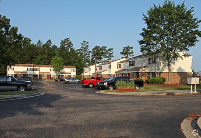 Building Photo - Northbridge Courts