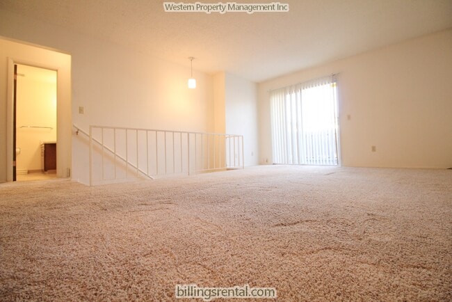 Building Photo - 1229 Poly Dr Unit 1235