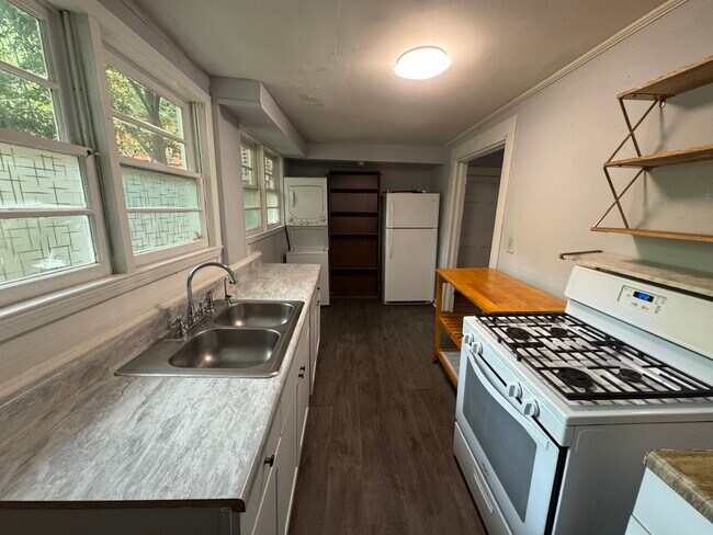 Photo - 1203 Euclid Ave NE