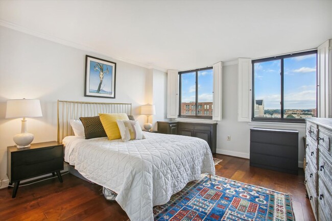 Photo - 801 N Pitt St