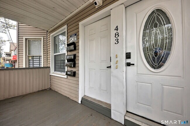 Photo - 483 Ferry St Unidad #3