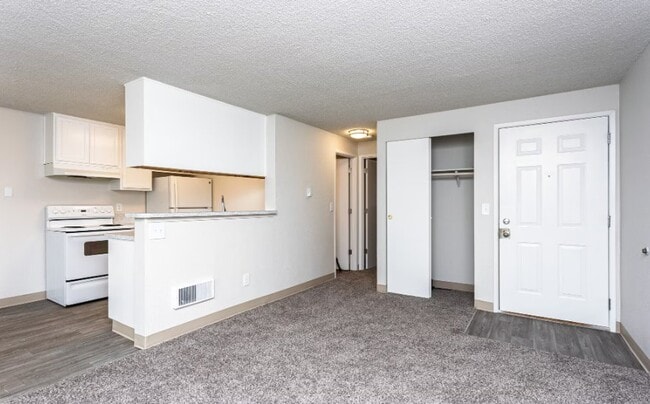 Photo - 3218 S Monroe St Unit 1x1