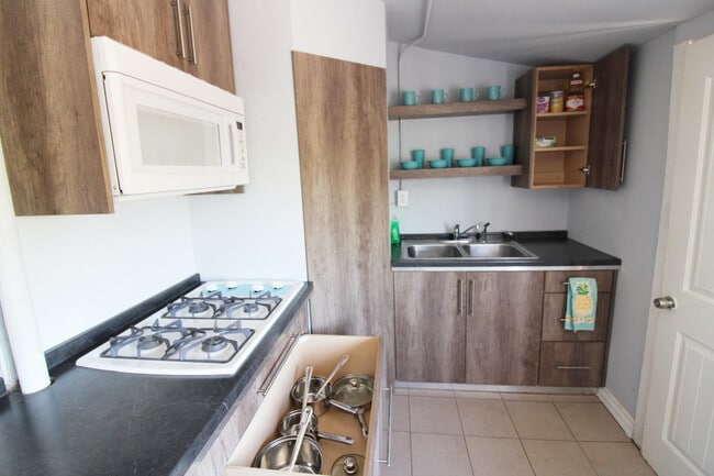 Photo - 130 Tobin Pl Unit 2