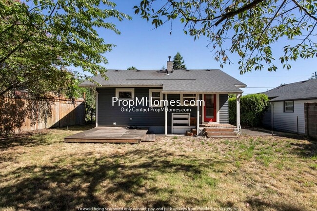 Building Photo - 9038 NE Humboldt St