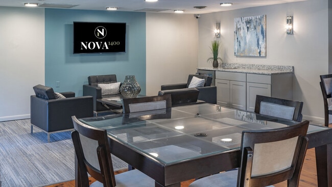 Nova 1400