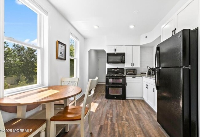 Photo - 134 Witmer Pl