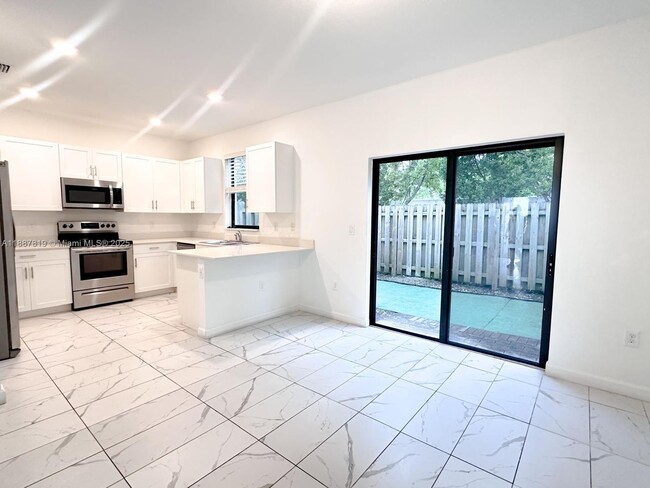 Building Photo - 20634 NE 2nd Ct