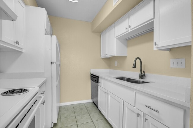 Photo - 3220 69th St Unit H8