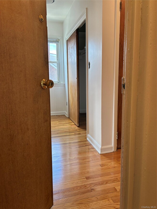 Photo - 105 Wakefield Ave Unit 3