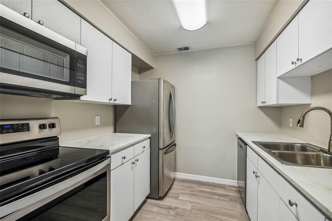 Photo - 9134 Tudor Dr Unit M108