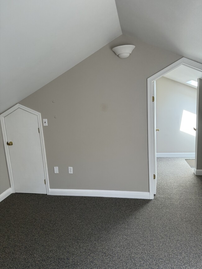 Building Photo - 21744 Almaden Rd Rental