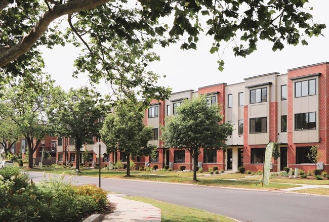 Photo - Lions Park Row