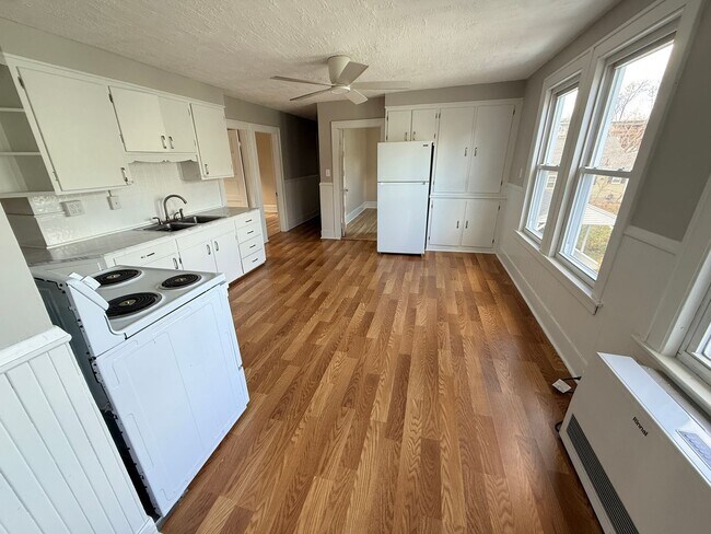 Photo - 100 Green St Unit 2