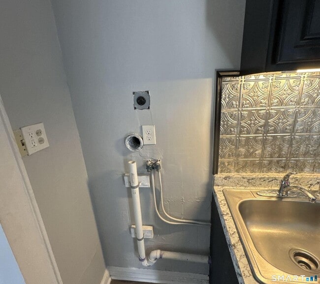 Photo - 2310 Barnum Ave Unidad 1