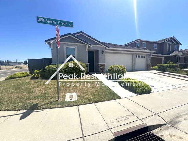 Photo - Spacious 4bd/3ba Elk Grove Home!