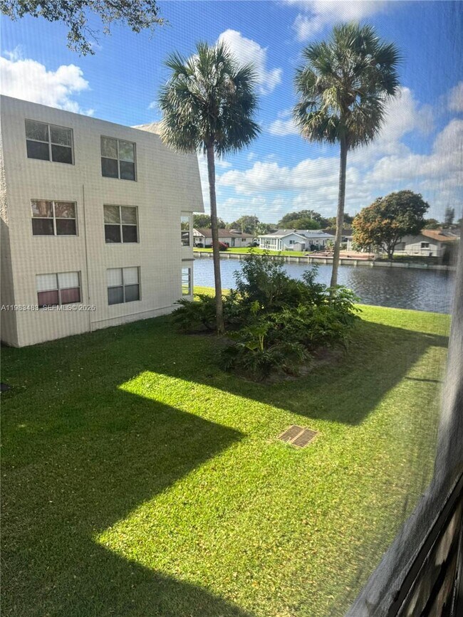 9400 Lime Bay Blvd Unit 206