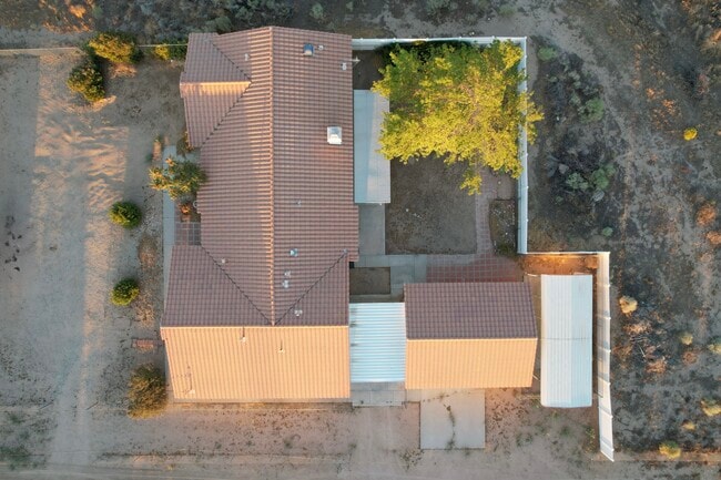 Photo - 7653 Phelan Rd