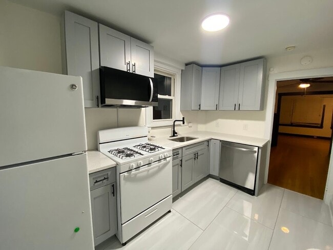 Photo - Newly updated 2 bedroom 1 bath Apartment for rent in Braddock!