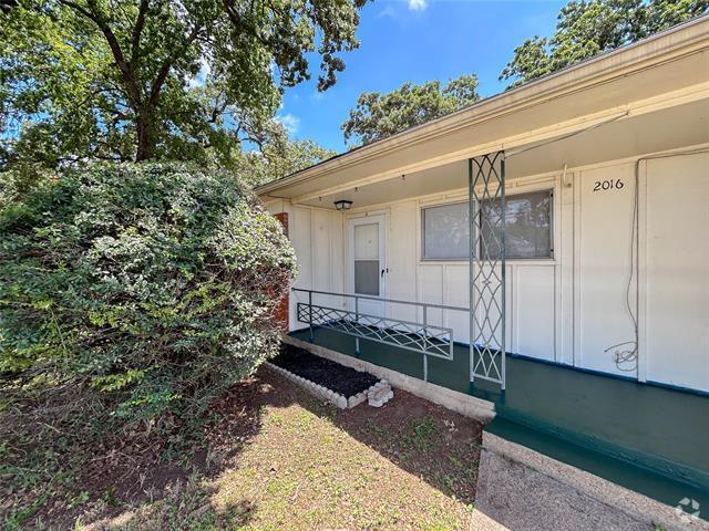 Building Photo - 2016 Bolivar St Rental