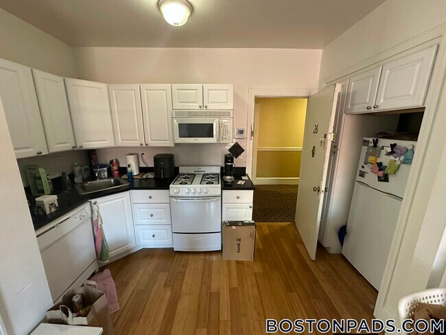 Photo - 64 Hemenway St Unidad 26