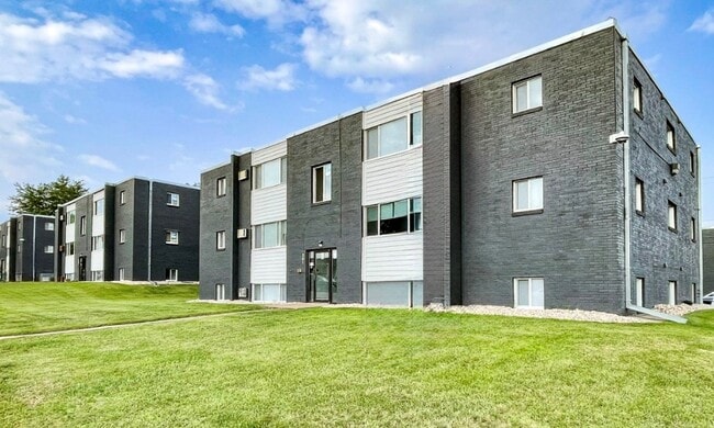 6 Flats Apartments