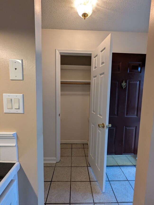 Photo - 220 St Andrews Ln