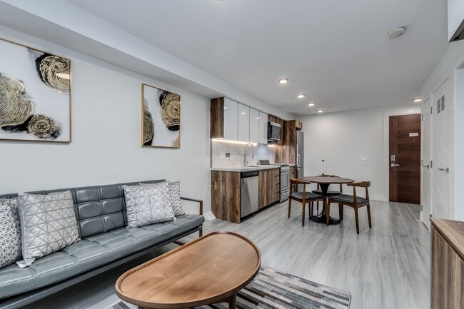 Building Photo - 1168 Pendrell St Unit 102