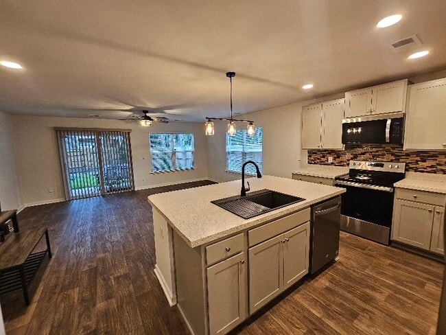 Photo - 4599 Palm View Cir