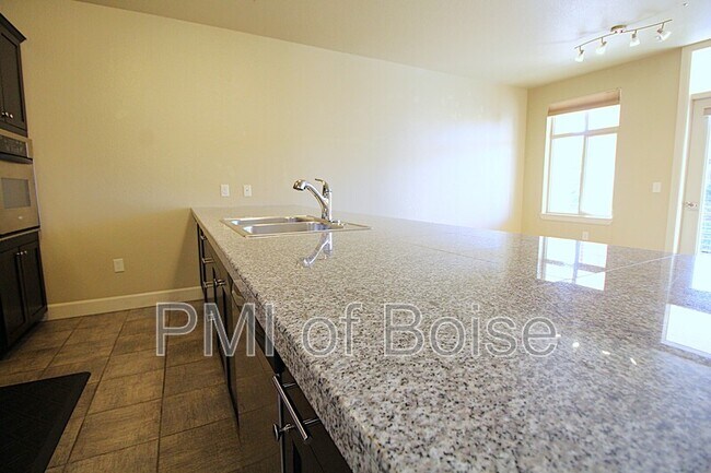 Photo - 412 S 13th St