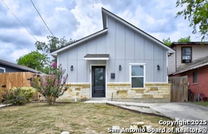 Building Photo - 1303 Lombrano St Rental