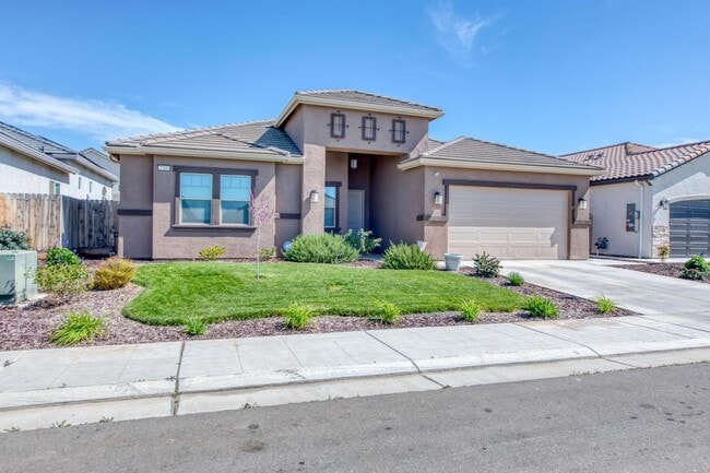 Building Photo - Gorgeous 4/2 Crown Home In Riverstone Community