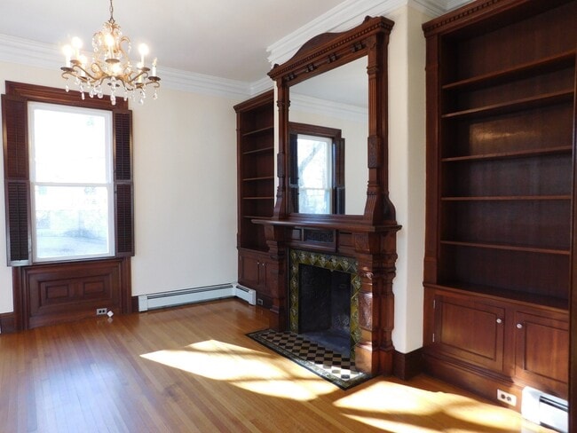 682 Rock St Unit 1