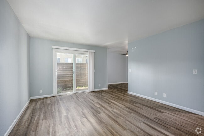 2BR, 1BA - 865SF - Living Room