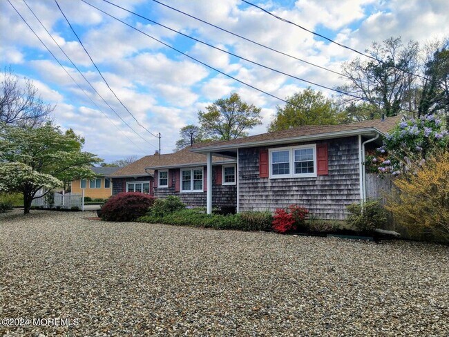 Photo - 1176 Fern St