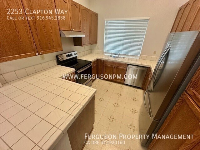 Photo - 2253 Clapton Way