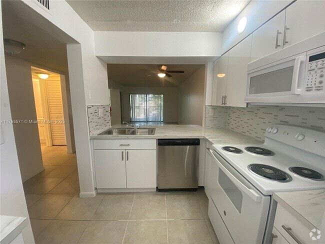 Building Photo - 3410 Foxcroft Rd Rental
