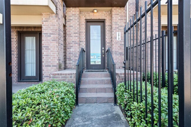 Photo - 2814 Polk St