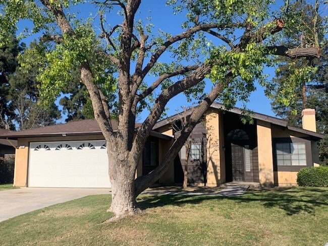 Photo - Clean 3 Bedroom / 2 Bathroom House in Sout...