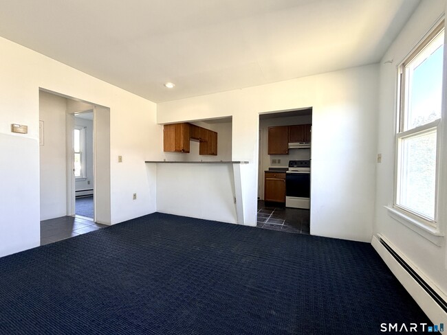 13 Jefferson Ave Unit 4