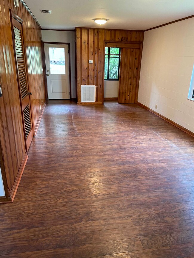 Living/Dining Area