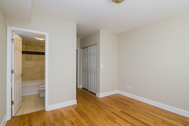 Photo - 6501 N Claremont Ave Unidad 2