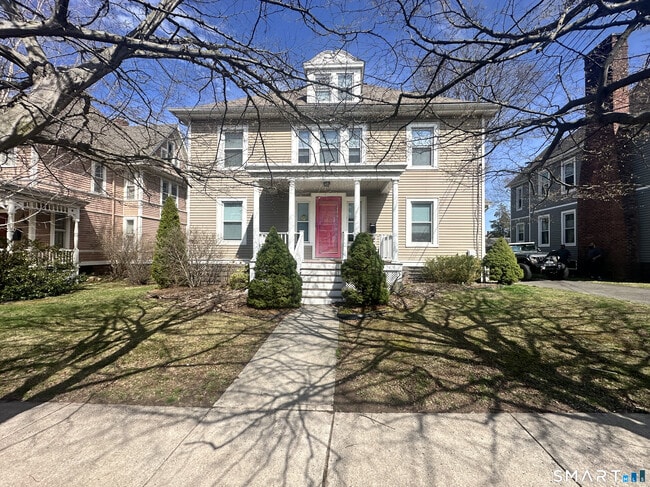 Building Photo - 394 High St