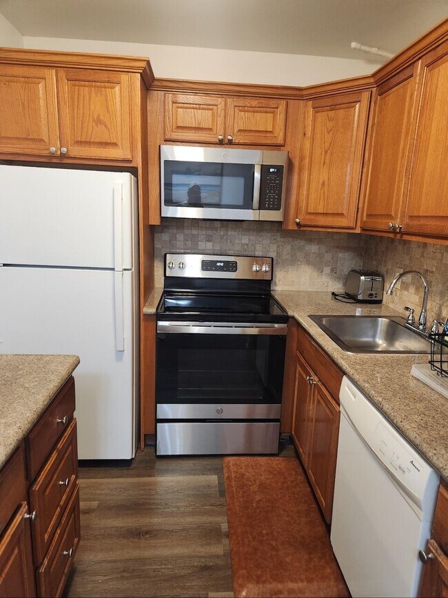 Photo - 102 Westbury E Unit 102