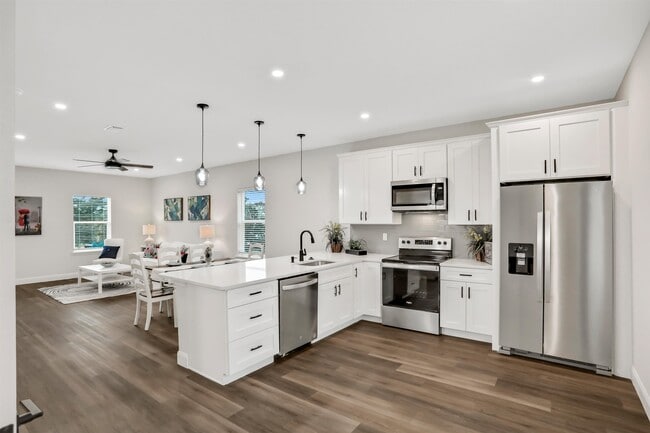 Photo - 524 Arricola Ave