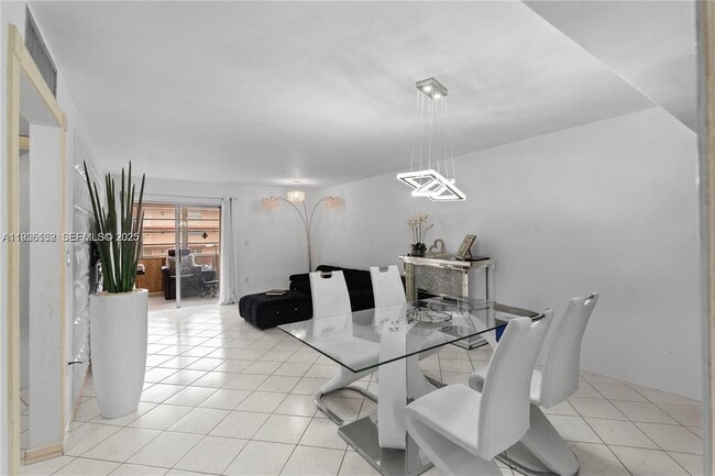 Photo - 1810 W 56th St Unit 3223