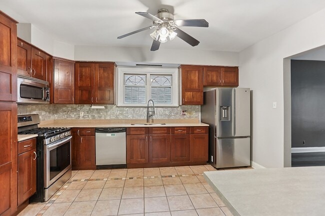 Photo - 3227 S Wells St